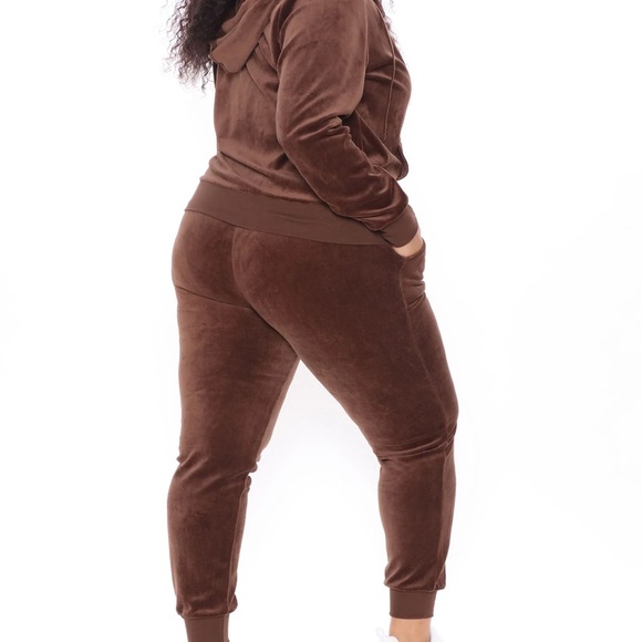 Set NWT - Picture 2 of 2